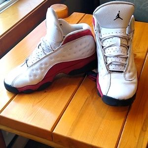 Nike Air Jordan Retro White Red Black. Boys 6.5 / Women's 8